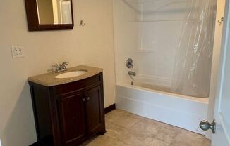 Studio, 1 bath, 700 sqft, $525, Unit Apt 101