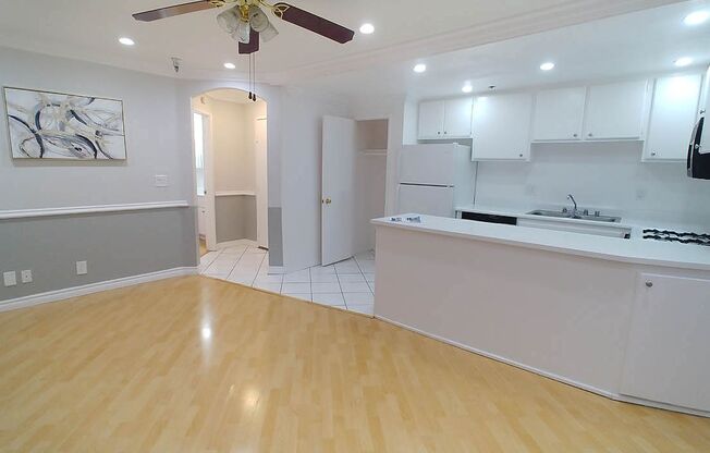 2 beds, 2 baths, 910 sqft, $2,450, Unit 308