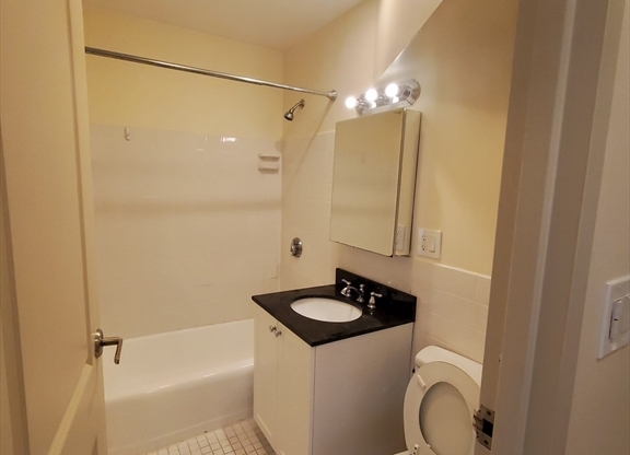 2 beds, 2 baths, 1,099 sqft, $3,800, Unit 806