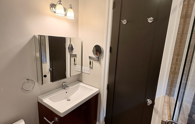 2 beds, 2 baths, 1,284 sqft, $3,850, Unit 4