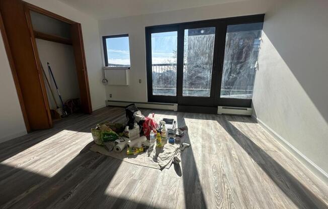 440 W 238 ST