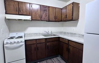 3 beds, 1 bath, $980, Unit Pine Cone Village B-11