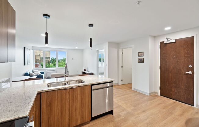 1 bed, 1 bath, 641 sqft, $1,465, Unit 304