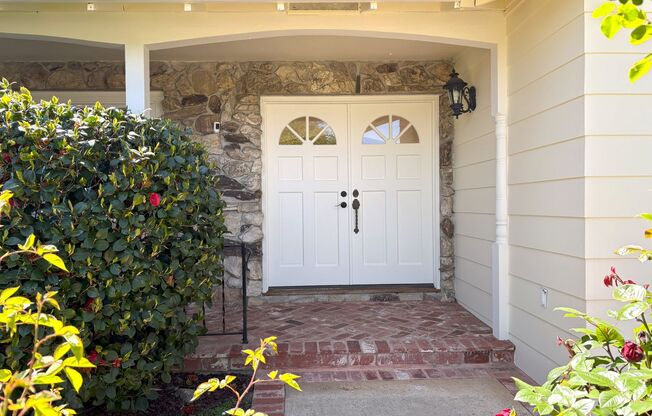 Beautifully Updated 4-Bedroom Home in Prime Mountain View Location!