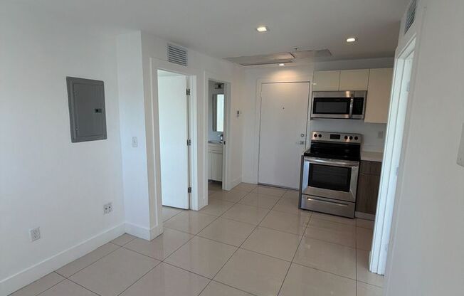 2 beds, 1 bath, 550 sqft, $1,995, Unit 821-205