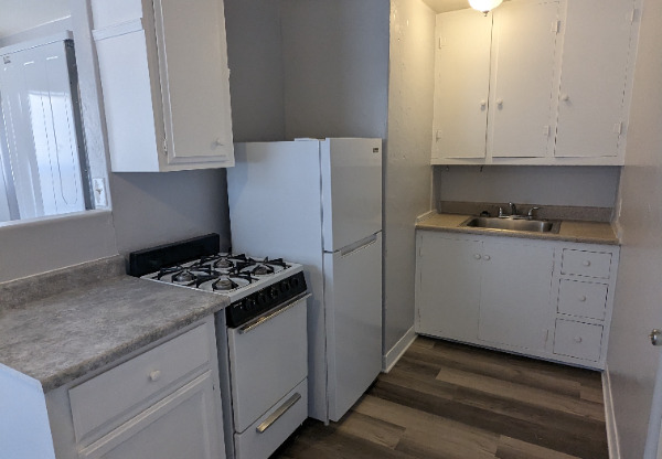 2021 LOUISE AVE