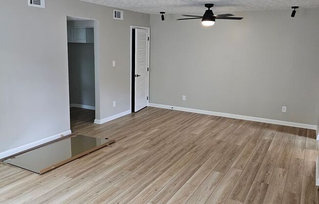 {MA3101}  COMPLETELY RENOVATED. Available February 1, 2024...Minutes from downtown Knoxville and the University of Tennessee campus $1300.00 PER MONTH