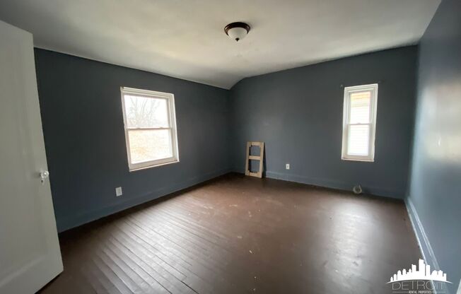 3 beds, 1 bath, $1,300