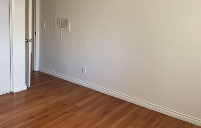 1 bed, 1 bath, 700 sqft, $2,000, Unit 04