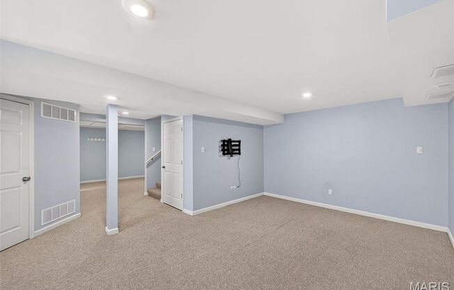 4 beds, 3.5 baths, 2,580 sqft, $3,100, Unit Simeon Bunker Street - 3275