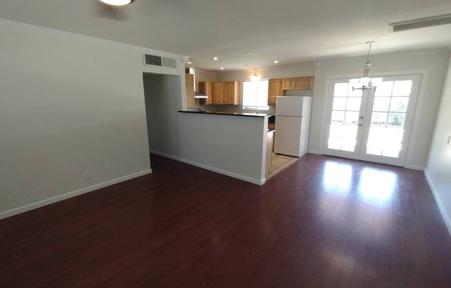 6557 E 5 ST