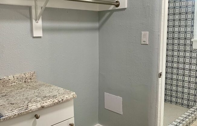 Studio, 1 bath, 500 sqft, $735, Unit Unit J