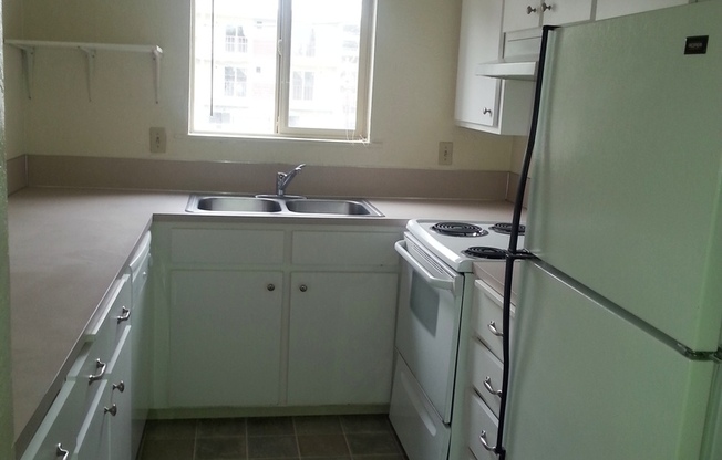 1 bed, 1 bath, $695, Unit 51B