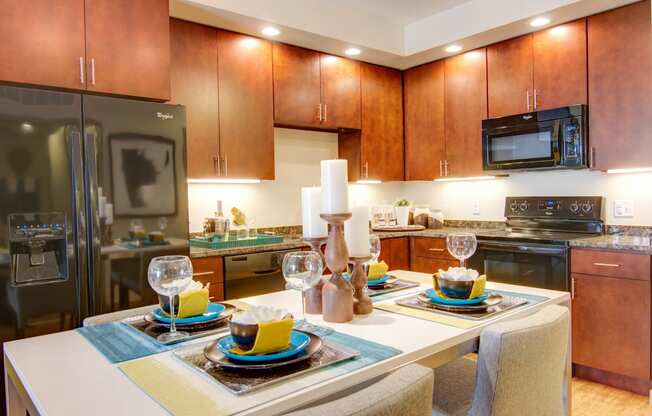 Veranda Highpointe Apartments Model Dining Room and Kitchen