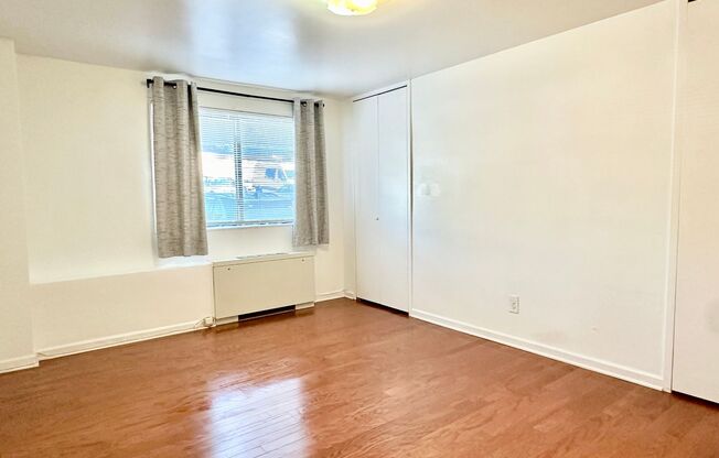 2 beds, 1 bath, $1,550, Unit Unit 212