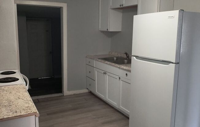 6 month lease! Affordable Remodeled 2 bedroom, 1 bathroom home!