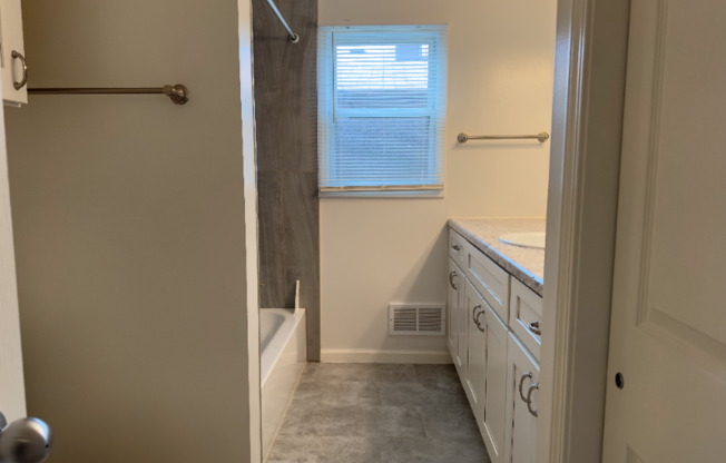 2407 S 68 ST