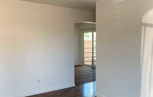 4077 Oakcrest Drive