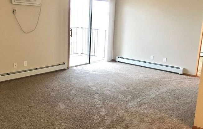 2 beds, 1 bath, 861 sqft, $1,250, Unit 36