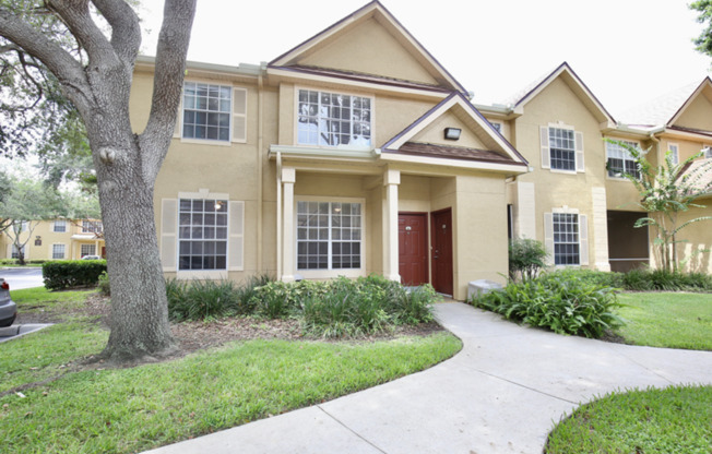 Perfect 2/2 Split Floorplan Condo with Washer/Dryer in Lovely Crescent Place at Lake Lotus Condominiums - Altamonte Springs!