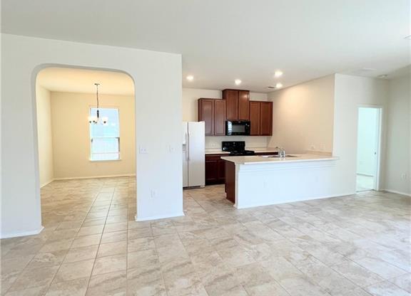 901 SOLITUDE DR
