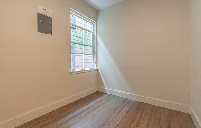 Studio, 1 bath, 210 sqft, $1,015, Unit 102