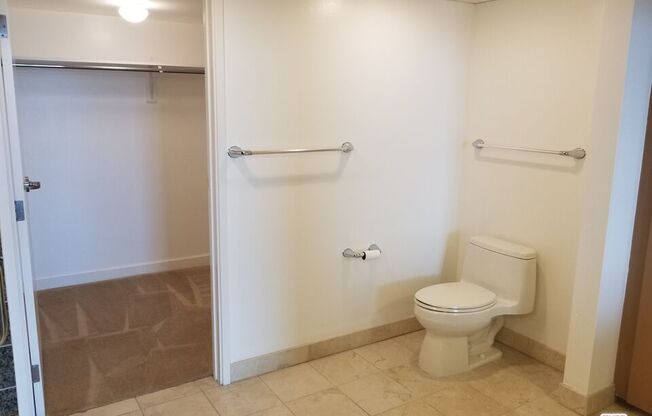 1 bed, 2 baths, 882 sqft, $4,795, Unit 1219