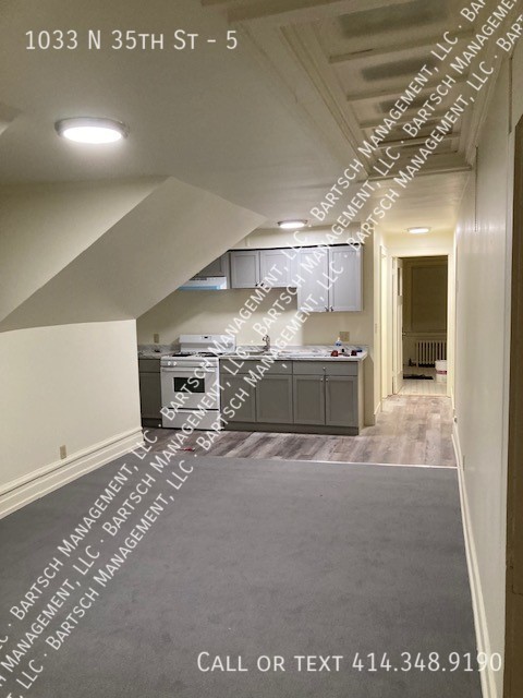 1033 N 35 ST
