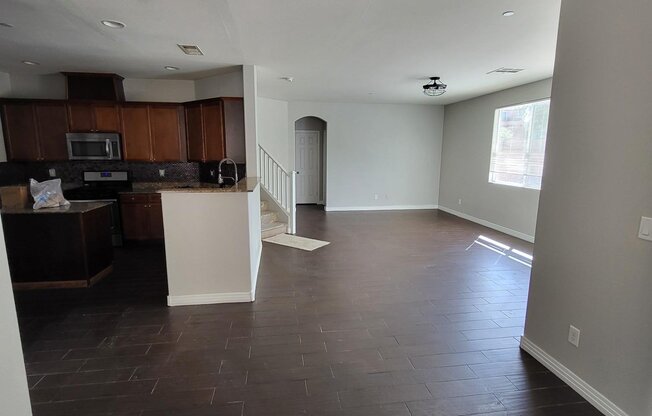 1137 EVERGREEN CV
