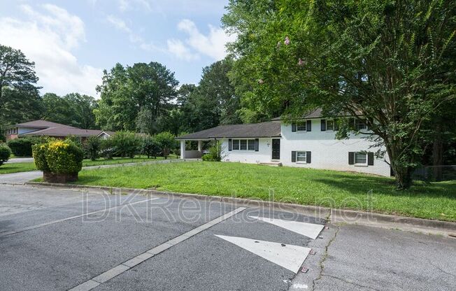 1025 HILBURN DR SE