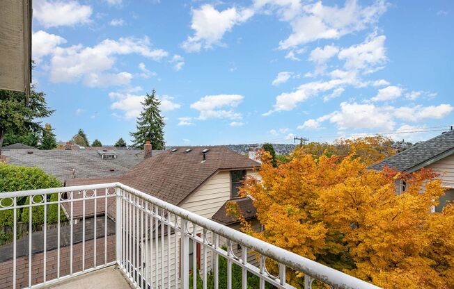 2Bd/2Ba Seattle Townhouse