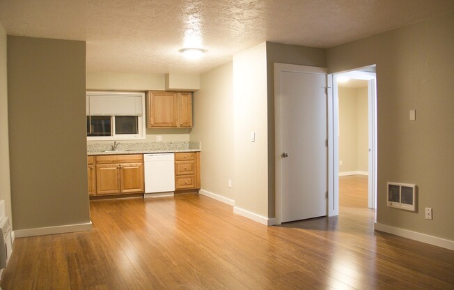 2 beds, 1 bath, $1,795, Unit 502