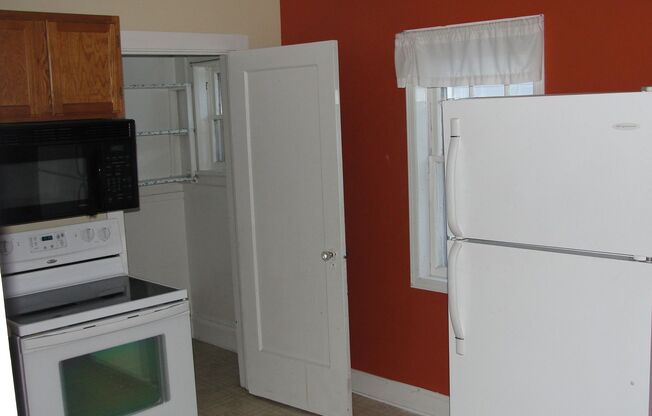 3 beds, 1 bath, $1,675