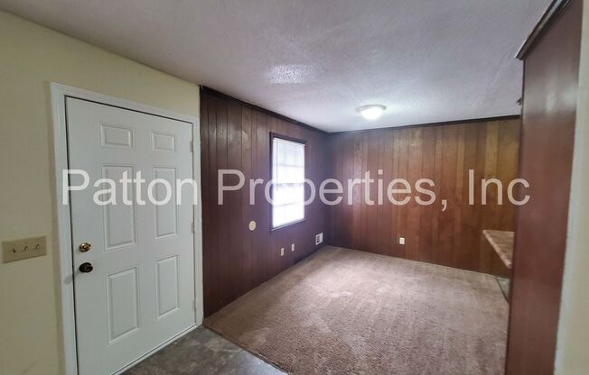2 beds, 1 bath, 880 sqft, $995, Unit A