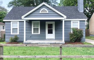 Renovated 2/1 home less than a mile from Overton Park.