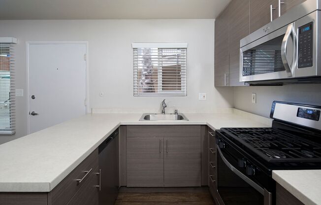 1 bed, 1 bath, 601 sqft, $2,595, Unit 25-02