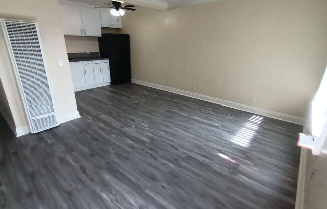 1 bed, 1 bath, $1,300, Unit 2501-15