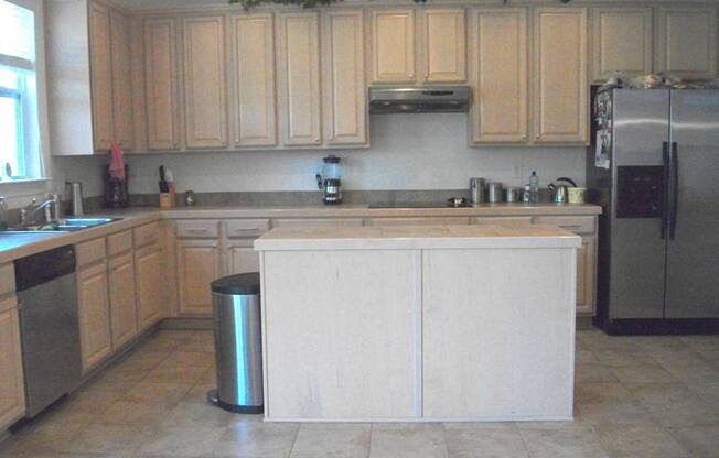 Newer 4 bedroom house off Old Hammond
