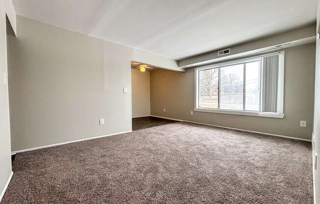 Apartments with Patio and large living room in Warren, MI