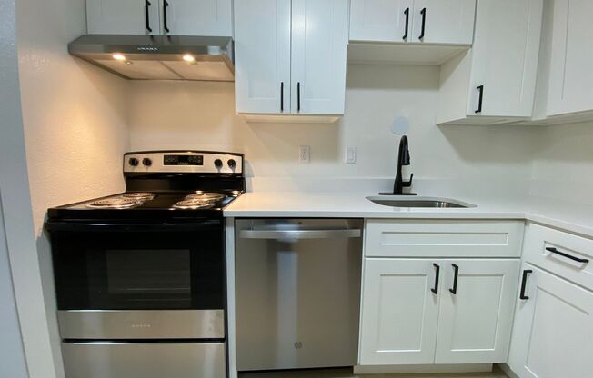 1 bed, 1 bath, 491 sqft, $1,095, Unit Unit 215