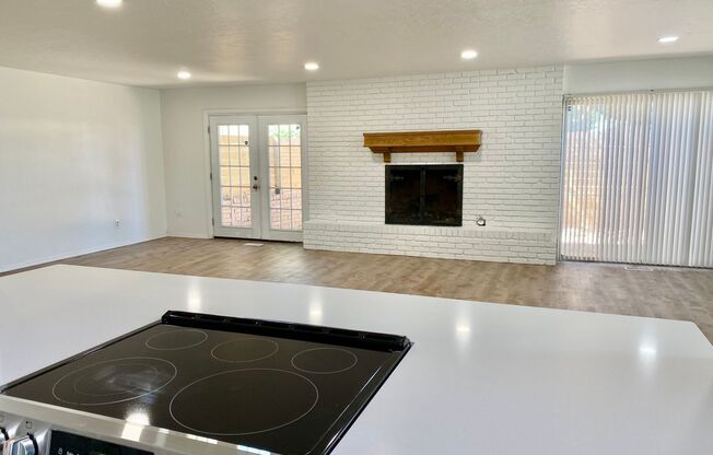 3 beds, 2 baths, $1,595