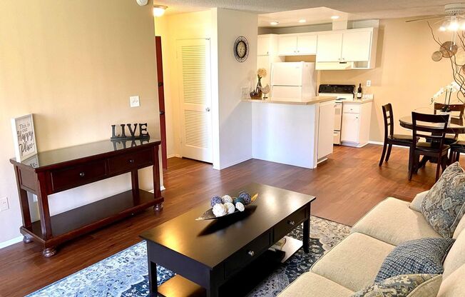 1 bed, 1 bath, 716 sqft, $2,150, Unit O013