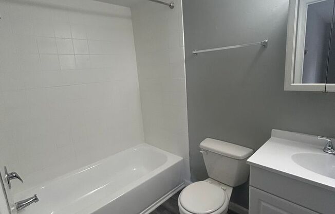 1 bed, 1 bath, 625 sqft, $1,275, Unit F03