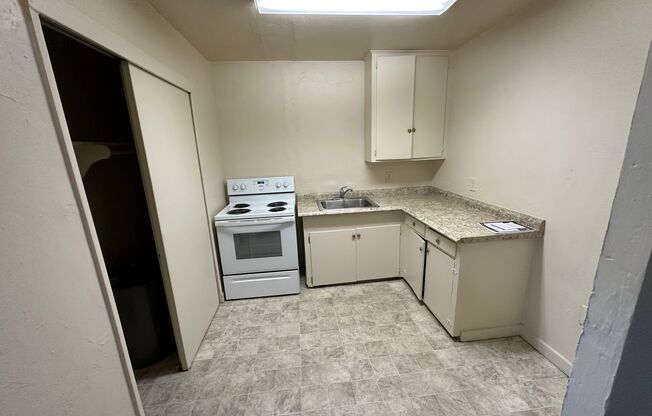 Studio, 1 bath, $1,087, Unit Apt. 10