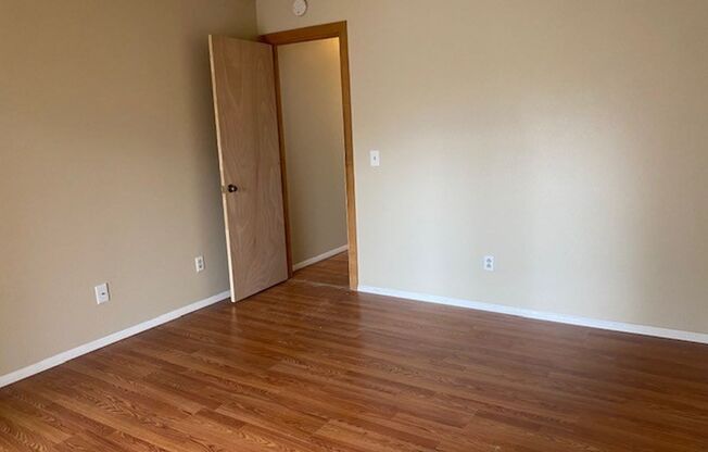 2 beds, 1 bath, 826 sqft, $1,925, Unit 111