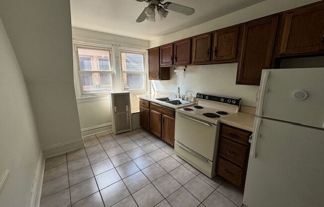 1 bed, 1 bath, $895, Unit #3