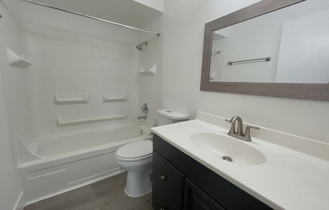 2 beds, 1 bath, 890 sqft, $1,495, Unit 15
