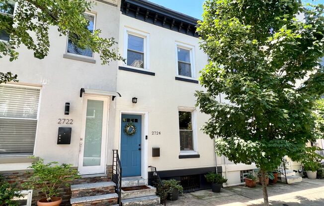 Beautiful 2-Bedroom Townhouse in Francisville with Parking Spot! Available mid-August!
