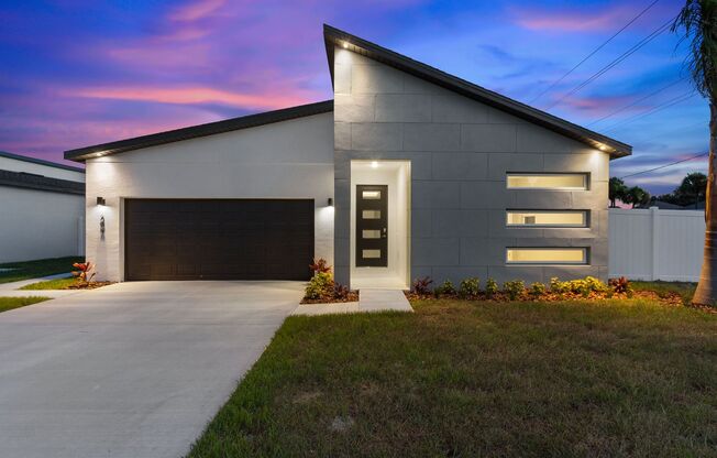 Deposit-Free! Modern, energy efficient home with ALL of the upgrades! Winter Haven