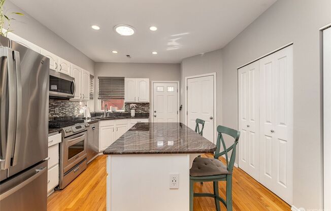 2bd/2ba Maple Valley House